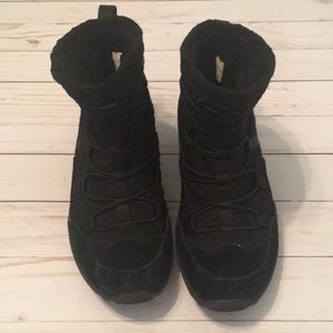 Skechers fur-lined boots